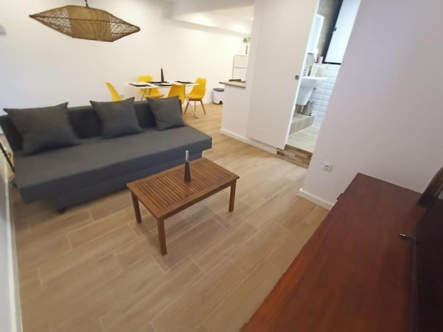 Apartamento Falconera. A Faldas De La Montaña.