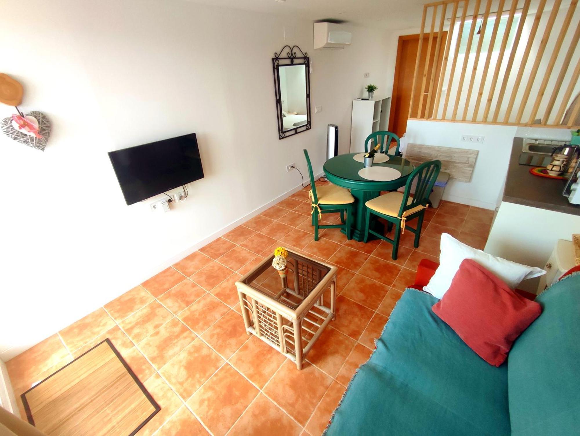 Falconera. A Faldas De La Montaña. Apartamento Gandía