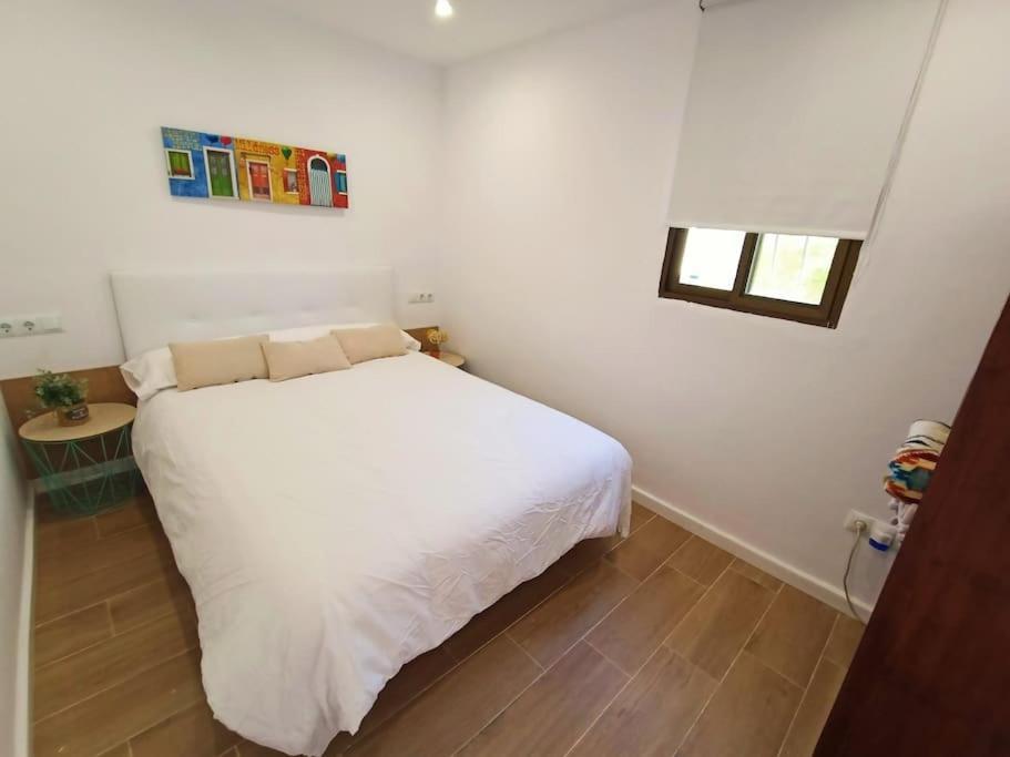 Falconera Apartaments, A Faldas De La Montana Apartment