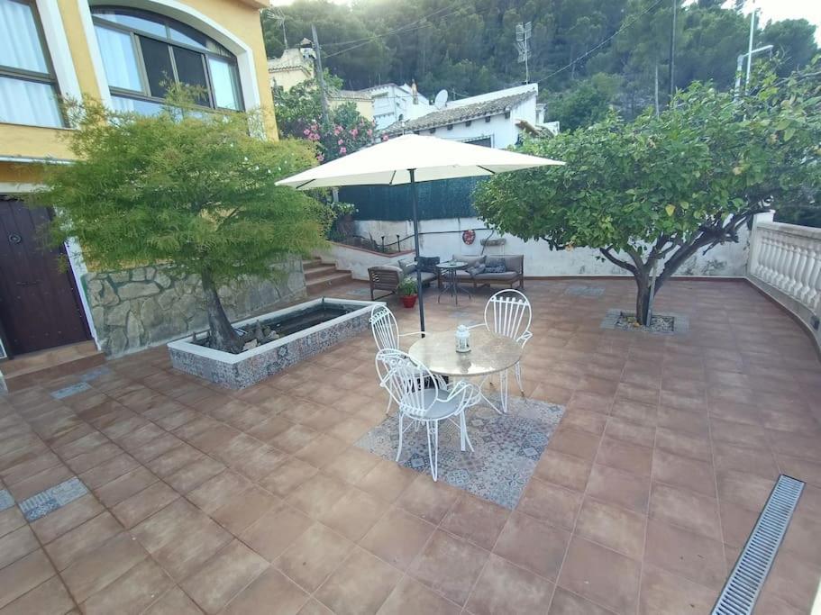 Falconera Apartaments, A Faldas De La Montana *