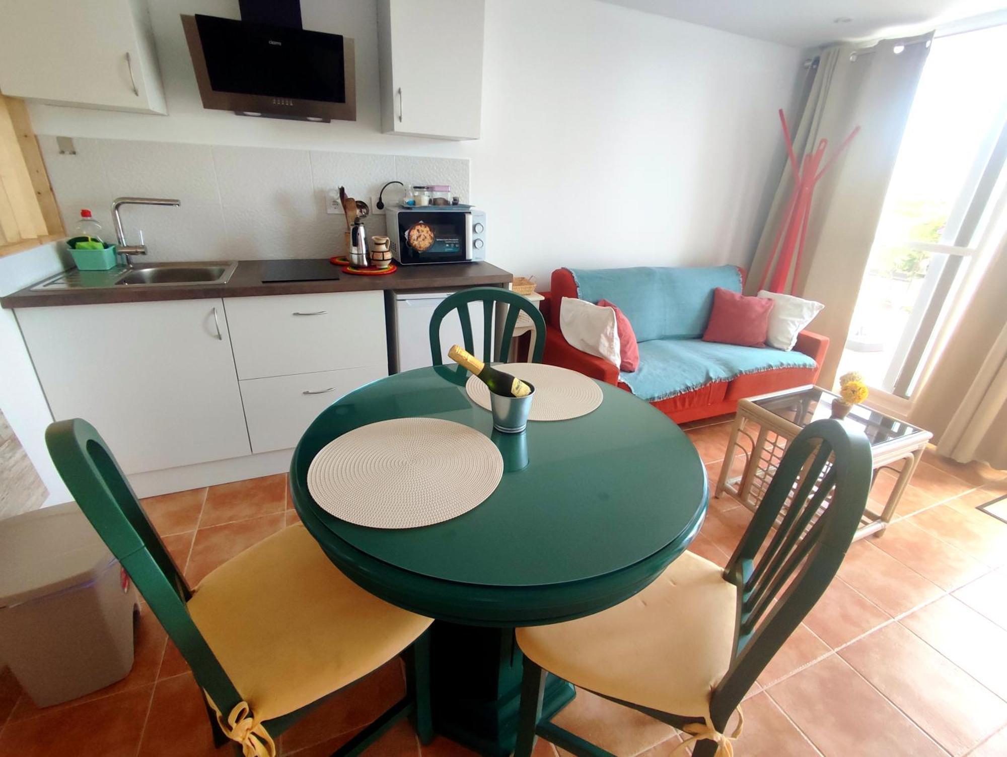Falconera Apartaments, A Faldas De La Montana Apartment